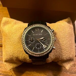 MICHAEL KORS MK5080 Black resin watch w/ gray smoke rhinestone